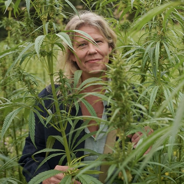 lady-val-network-upcoming-events-_0000_Vanessa in hemp field